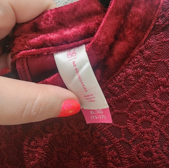 Red crushed velvet and lace top - Picture 4 of 5